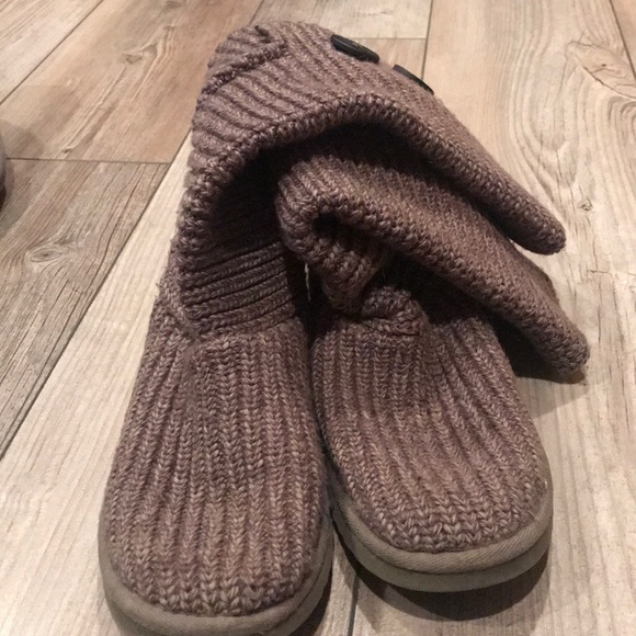 Gray cardy Uggs - Picture 3 of 5